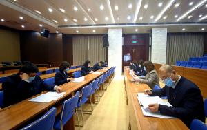 掀起學(xué)習(xí)“兩會”精神熱潮 ，確保各項任務(wù)全面貫徹落實！